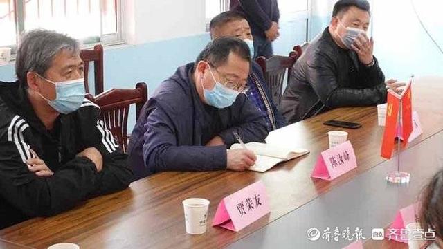 山东省社会应急救援青年志愿服务队慰问防疫一线工作者