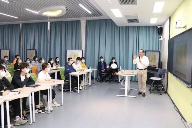 钟南山开课！学生：不仅有知识，更有爱、有情怀