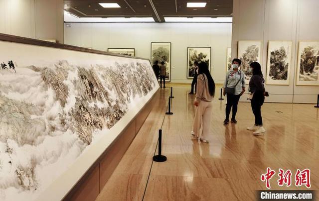 天津画家申世辉大展亮相中国美术馆 百幅力作呈现山水画新气象