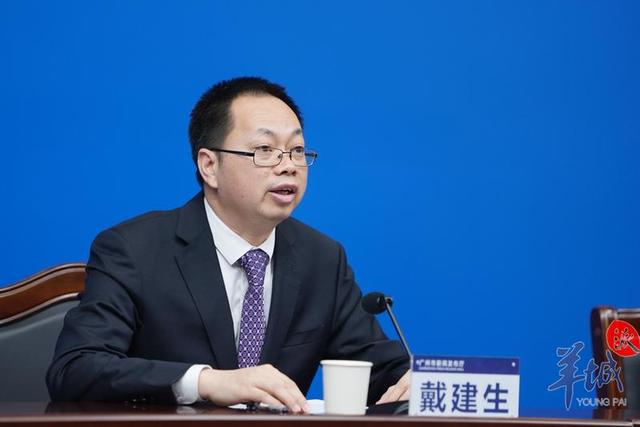 广州白云区：五倍物资储备、两千多医护上岗