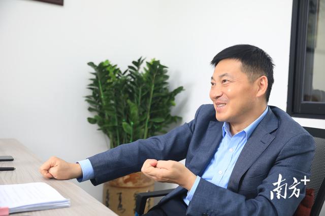 如何建成全国领先校？教育集团怎样发展？对话珠海一中校长张六安