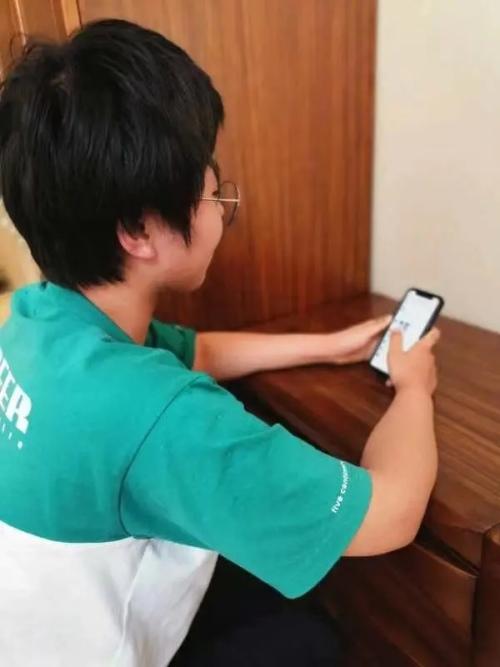 经典引领成长，育源中学云上悦读进行时