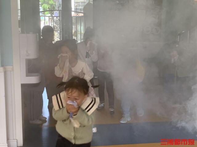 警报声响起，169名幼儿“教课书”式冷静逃生