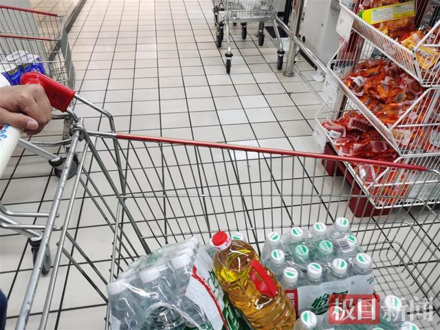 实探保供抗疫的北京商超：仓库物资充足，外送订单火热