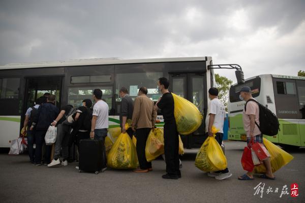 为应对强对流天气 上海国际赛车场方舱临时转移患者