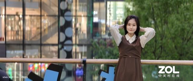 vivo X80 Pro后置人像实测：把小姐姐拍美分几步？