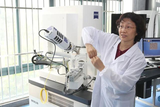 女院士把科研当乐趣，“做中国人自己的生物材料”