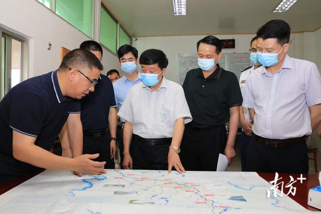 宋才华率队督查五一节前工作：抓好疫情防控和安全生产工作