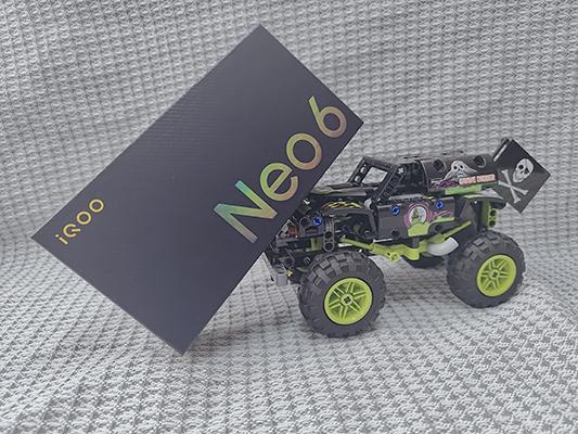 iQOO Neo6上手体验：当旗舰机设计和性能下放潮流电竞手机会碰出怎样的火花？