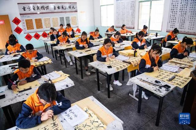 湖南安乡：书法教育助“双减”