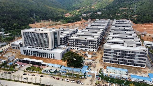 中国五矿中国五冶龙岩高新区标准化厂房项目奋战“五一”保交付
