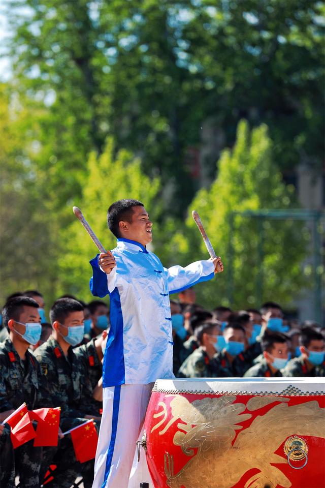 军营里的“五一”什么样？组图直击