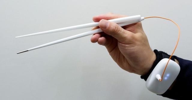 Hi科技“重口味”爱好者也能实现低盐饮食“发电筷子”可让食物吃起来“更咸”