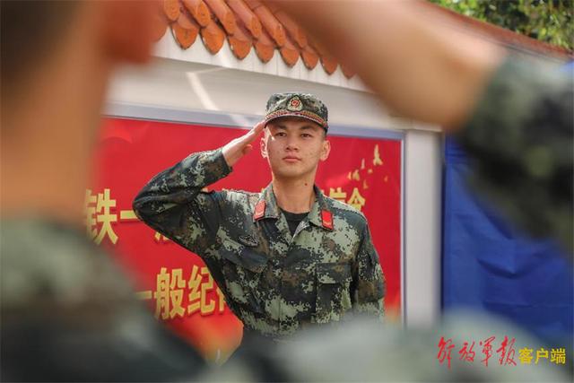 奋斗者·正青春｜五月四日那天，我出生了