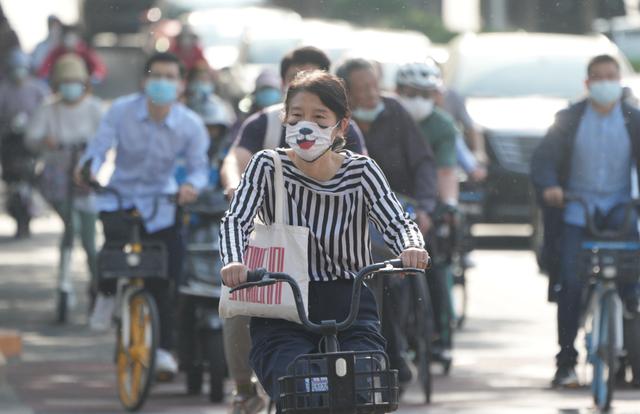 今天立夏！大量北京市民今早骑行上班