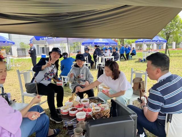 警属进警营 共度五一节