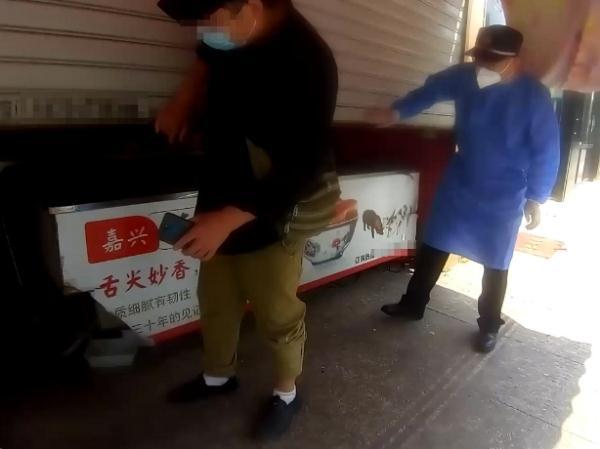 上海宝山4商户涉嫌哄抬物价非法获利近百万元，被捣毁
