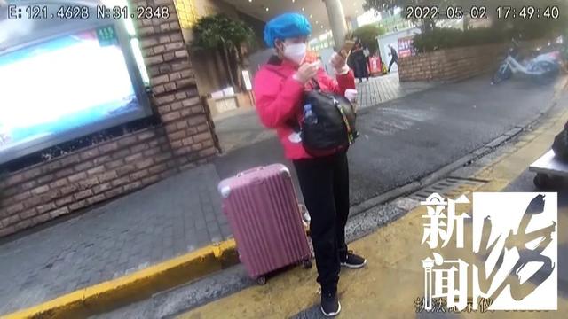 男子上海就医病逝妻子流落街头