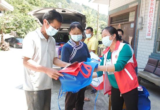 天峨县应急管理局开展防灾减灾宣传“五进”活动