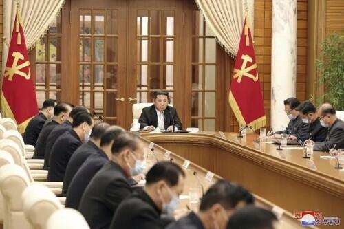 朝鲜新增1.8万发热病例 6人死亡