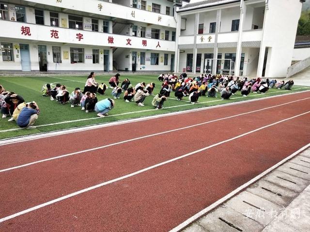 安全教育入心间 黟县各校开展防灾减灾主题教育活动