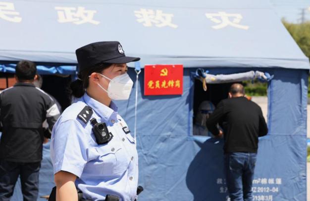 北京通州疫情最前线：父女警官，并肩战斗