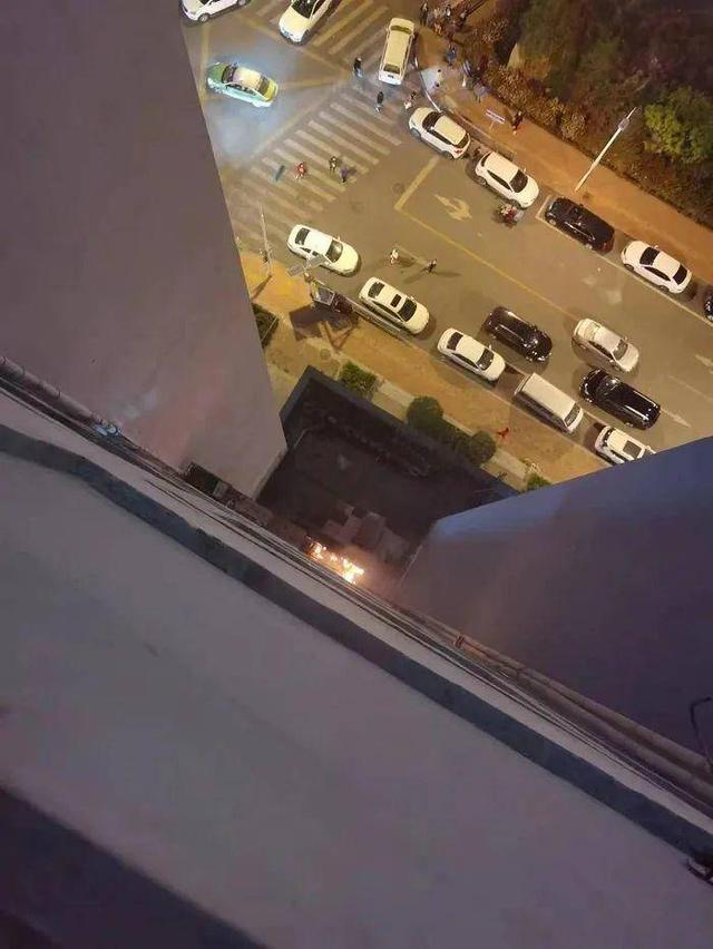 居民楼深夜起火！救人还是备考？青岛这名准高考生毅然冲上去