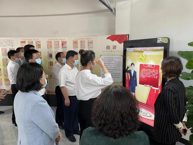 出门就能看展览、学党史！“流动博物馆”走进铁心桥