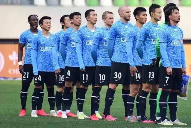 体坛午爆｜大连人队将赴海口参赛，郑钦文首进大满贯32强