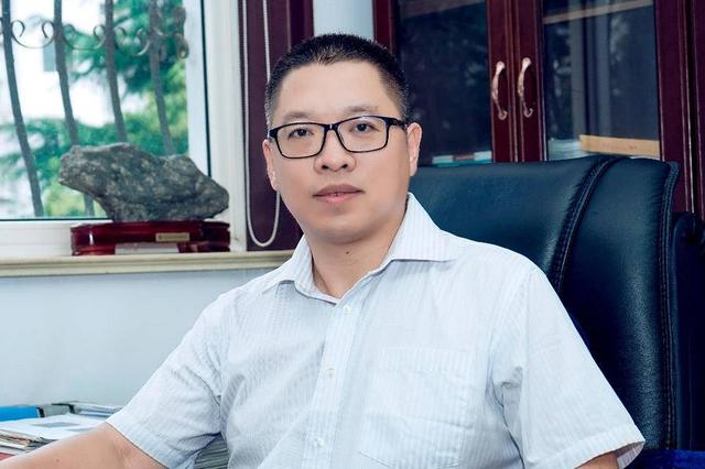 ��������ְԱ�ż�(����ͷ���¡��õ��߷�۾����µ���������һ�������Ŀ�·ǰ��)