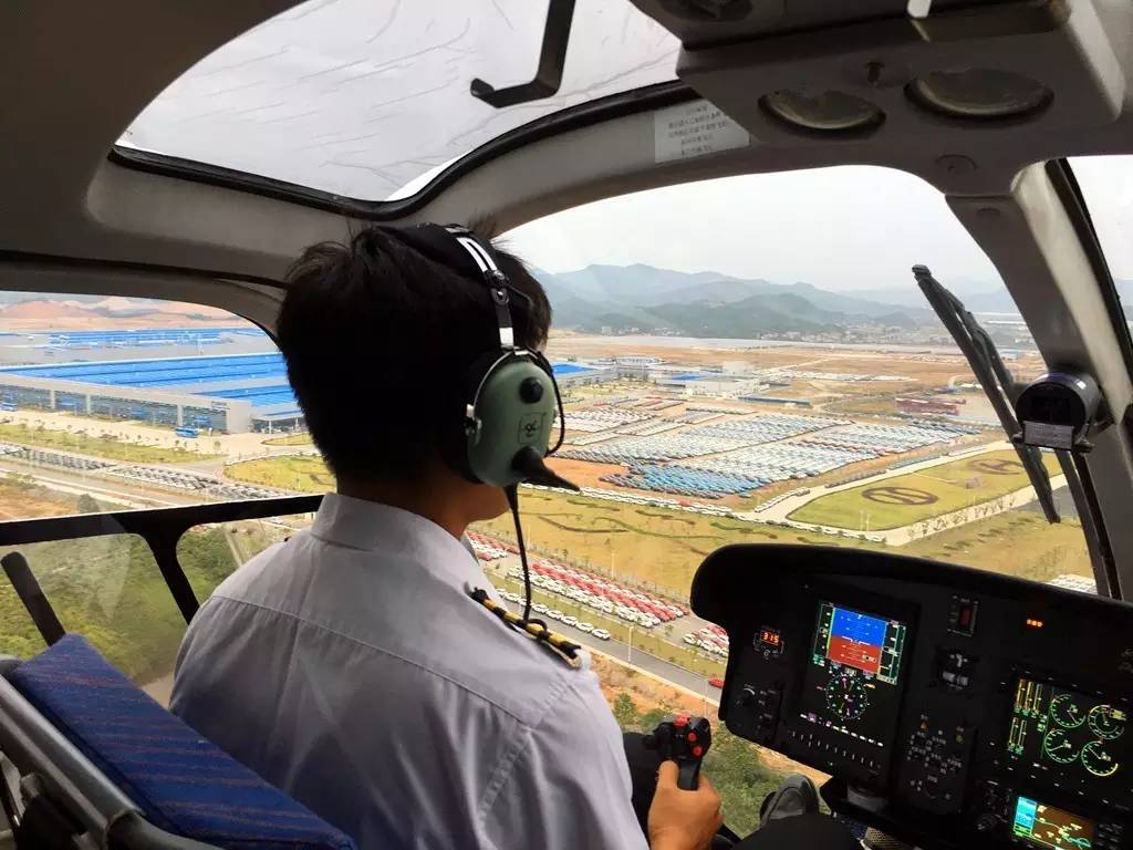原来景德镇不仅有瓷器还有军工品质的昌河汽车 </p><p>　　 婺源试驾昌河Q35
