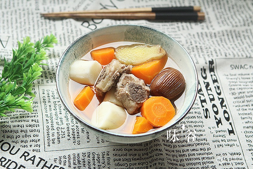 胡萝卜排骨汤做法(营养滋补，家常美味胡萝卜排骨汤)