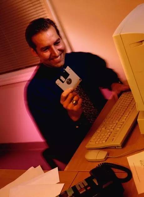 1990年互联网广告，终于明白为什么叫网上冲浪了！