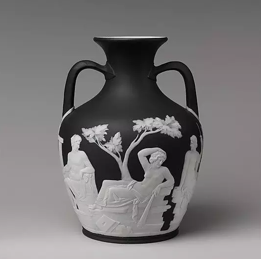 碧玉细炻器是韦奇伍德值得赞叹的研发创造,如今碧玉细炻器是最具韦奇