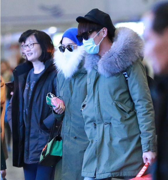 她是星女郎，被挖坟的这套旧照，脸和画风都没眼看！