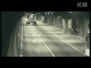 交通安全各种奇葩事故GIF
