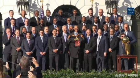 奥巴马见过哪些nba球队(奥巴马的NBA冠军情结 历数那些年造访白宫的冠军们)