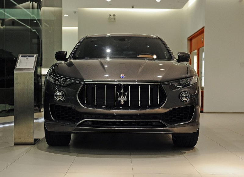 同样来自跑车品牌，这款SUV配无框车门，逼格不输卡宴！