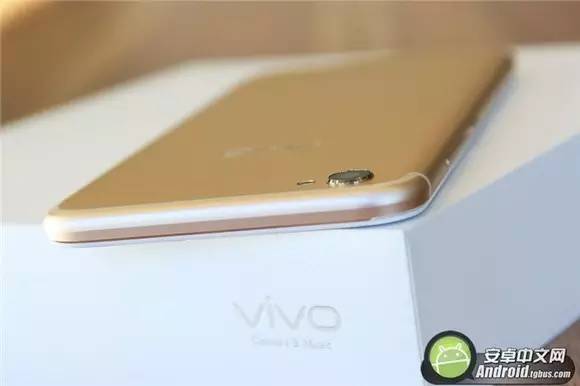 2000万双摄柔光自拍美艳无比！vivo X9评测