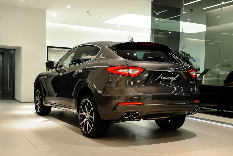 同样来自跑车品牌，这款SUV配无框车门，逼格不输卡宴！