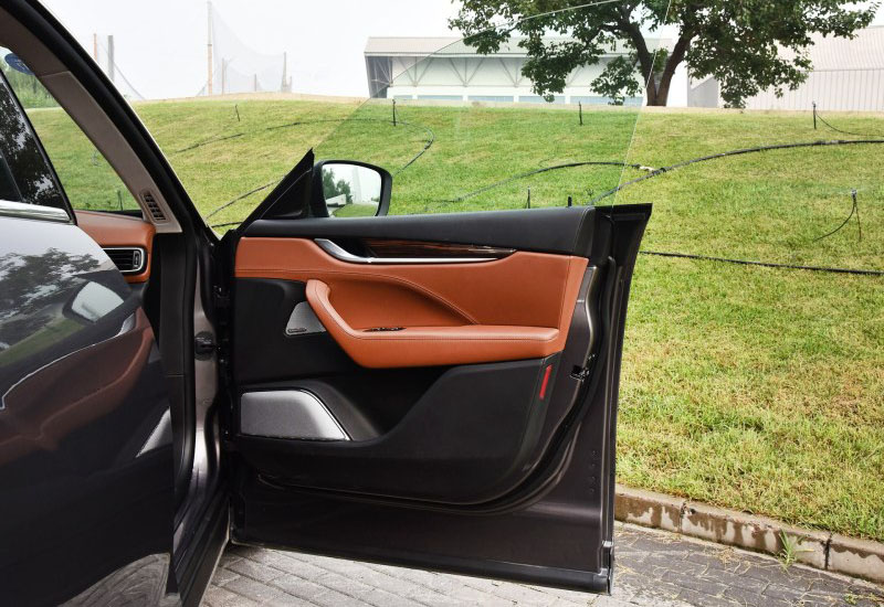 同样来自跑车品牌，这款SUV配无框车门，逼格不输卡宴！