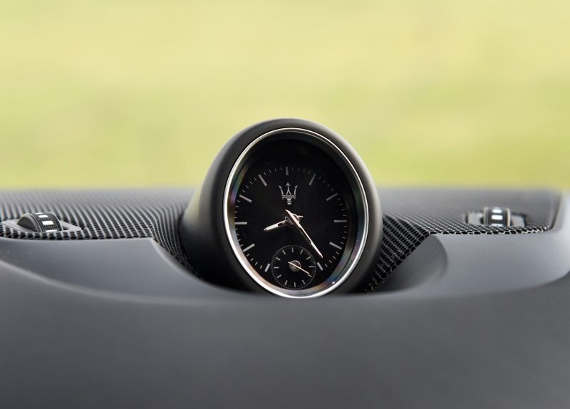 同样来自跑车品牌，这款SUV配无框车门，逼格不输卡宴！