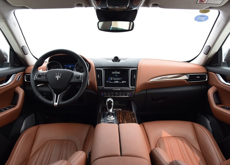 同样来自跑车品牌，这款SUV配无框车门，逼格不输卡宴！