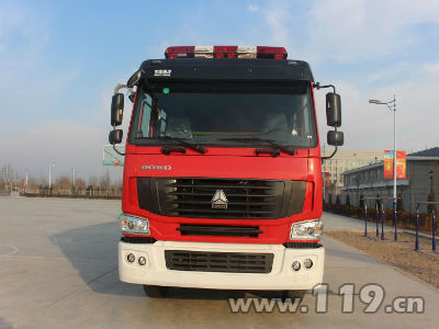 80万豪沃泡沫消防车“落户”中宁消防
