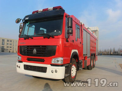 80万豪沃泡沫消防车“落户”中宁消防