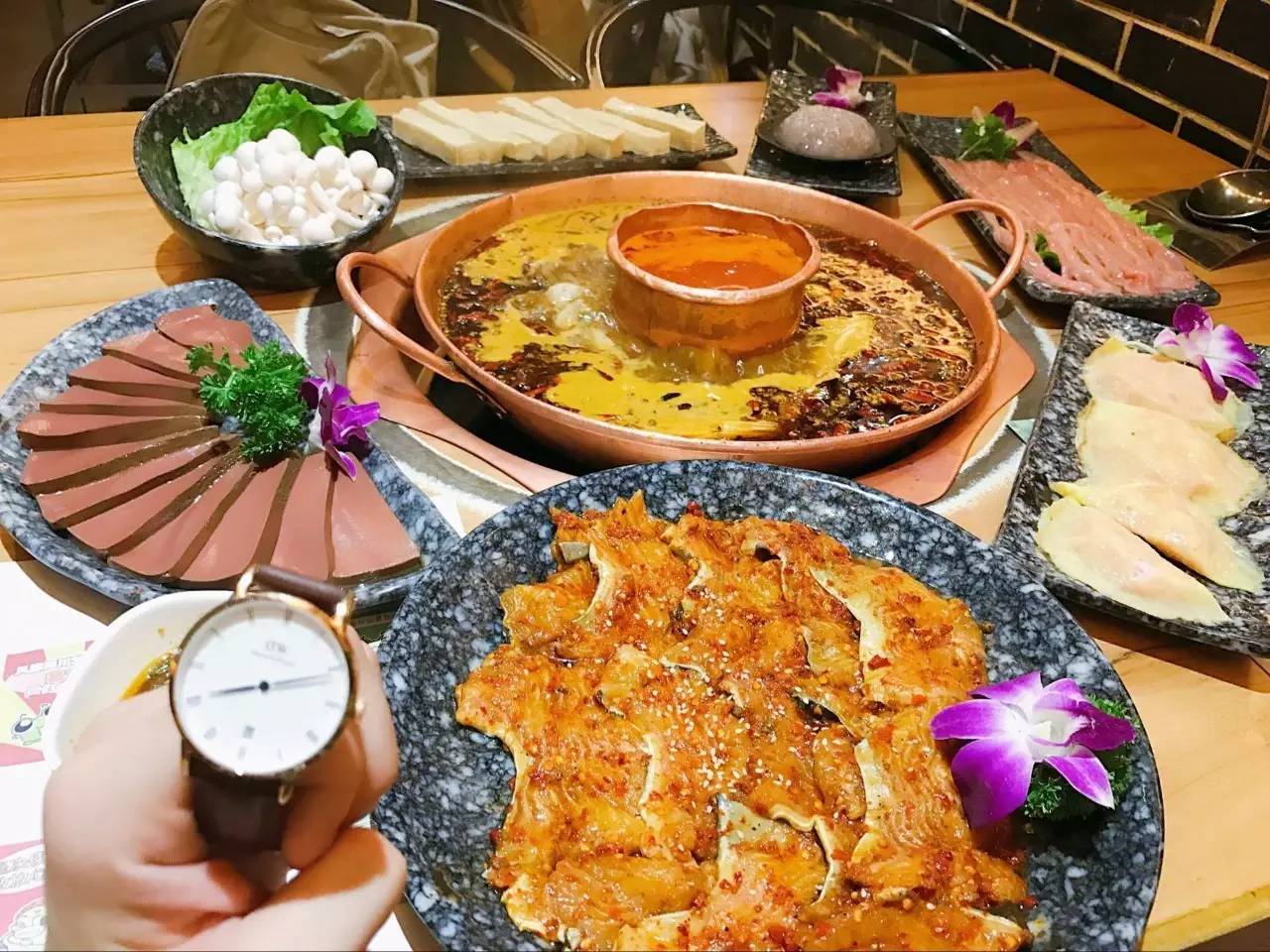 2016年度上海餐厅、酒吧、咖啡厅TOP50榜火热出炉，你拔草过几家？