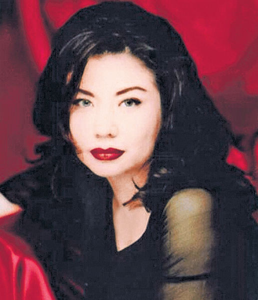 黄家驹女友何嘉莉何嘉莉与黄家驹什么关系