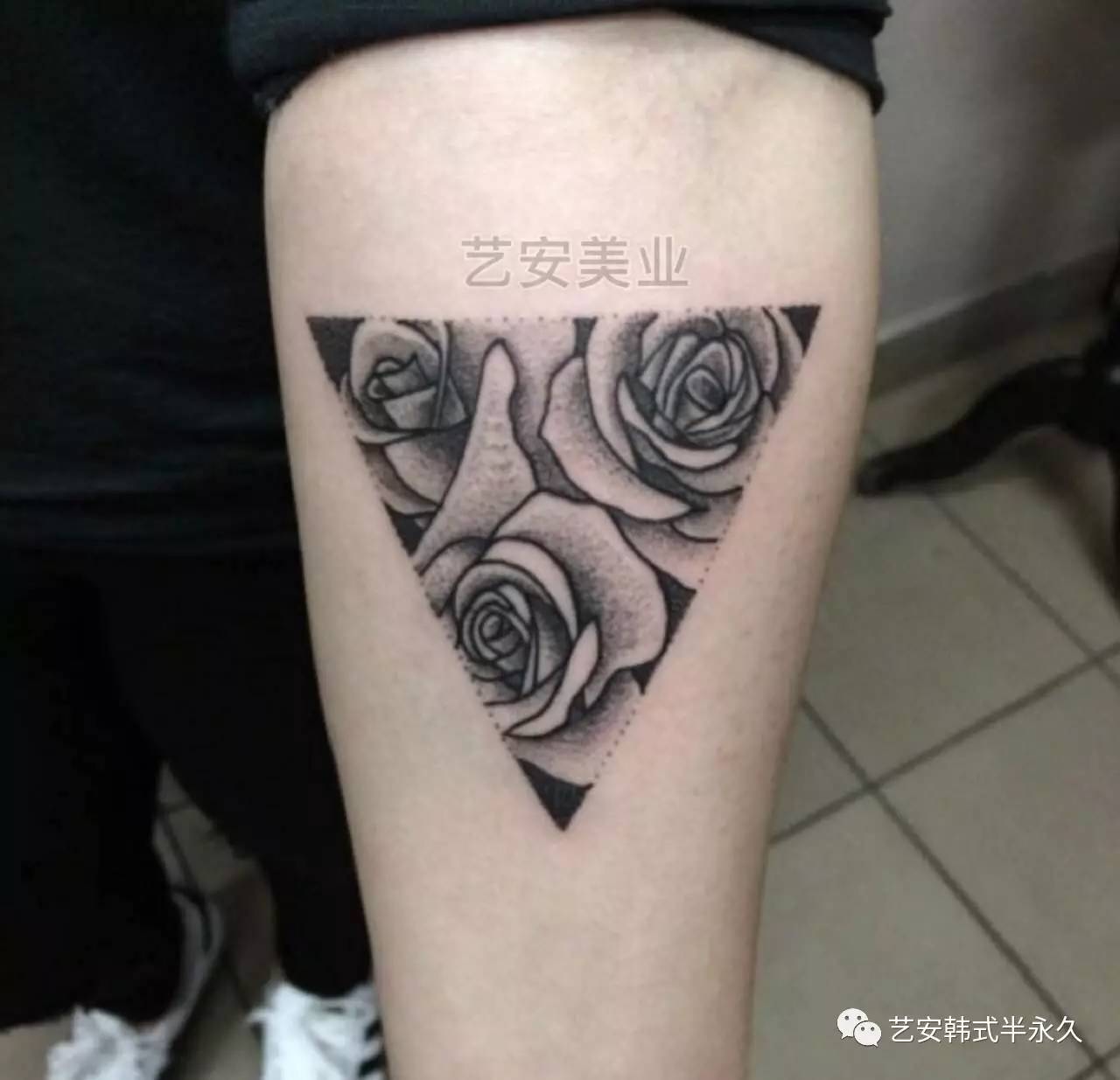 艺安美业推荐:三角形纹身是一种处事不惊的人生态度