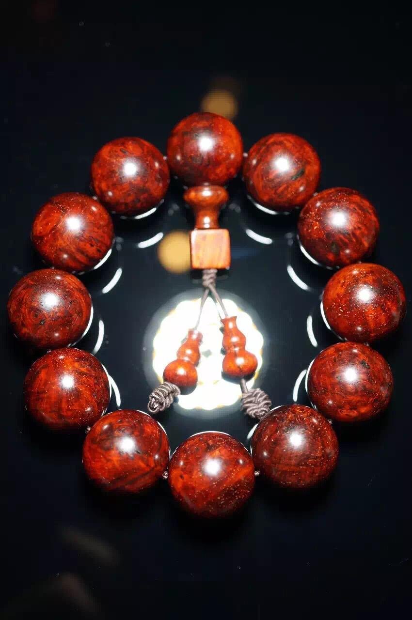 小叶紫檀手串的价格!(手串图片欣赏) 第3张