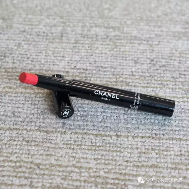 谈恋爱，不如买支新口红吧